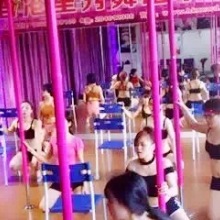 東莞鋼管舞培訓班 舞動健康與自信的現代藝術